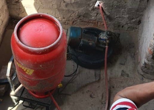 Bikaner News: बीकानेर में सुबह-सुबह छापे! गैस सिलेंडर की अवैध रिफिलिंग का बड़ा खुलासा